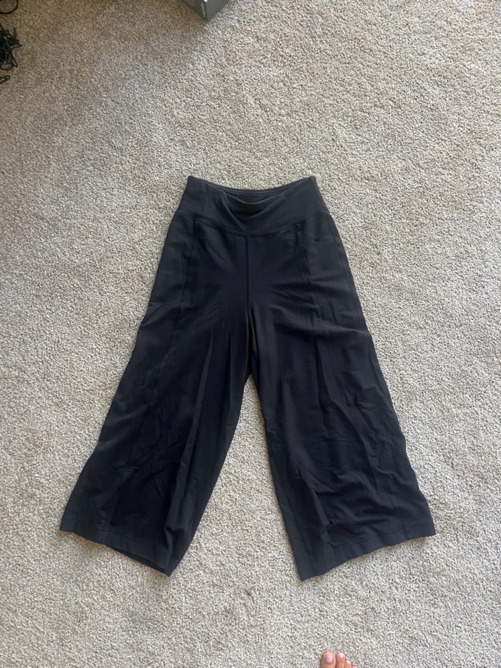 Lululemon Black Wide-Leg Cropped Pants